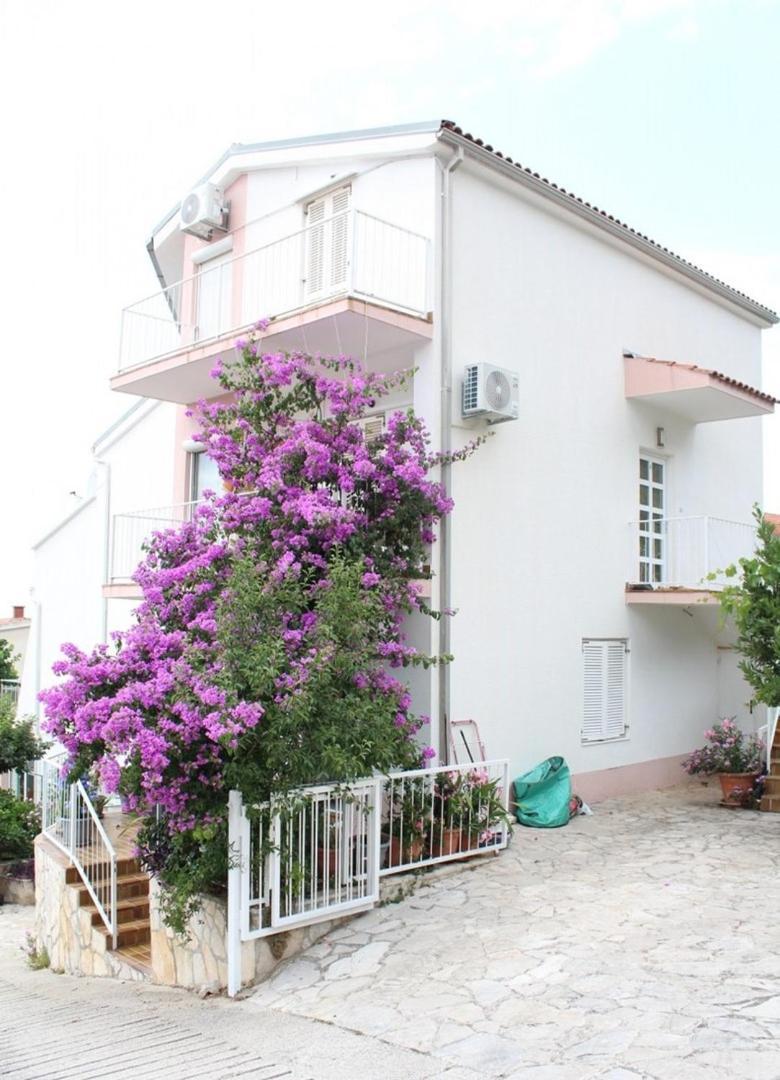 Apartment Bajuti Primošten Exterior foto